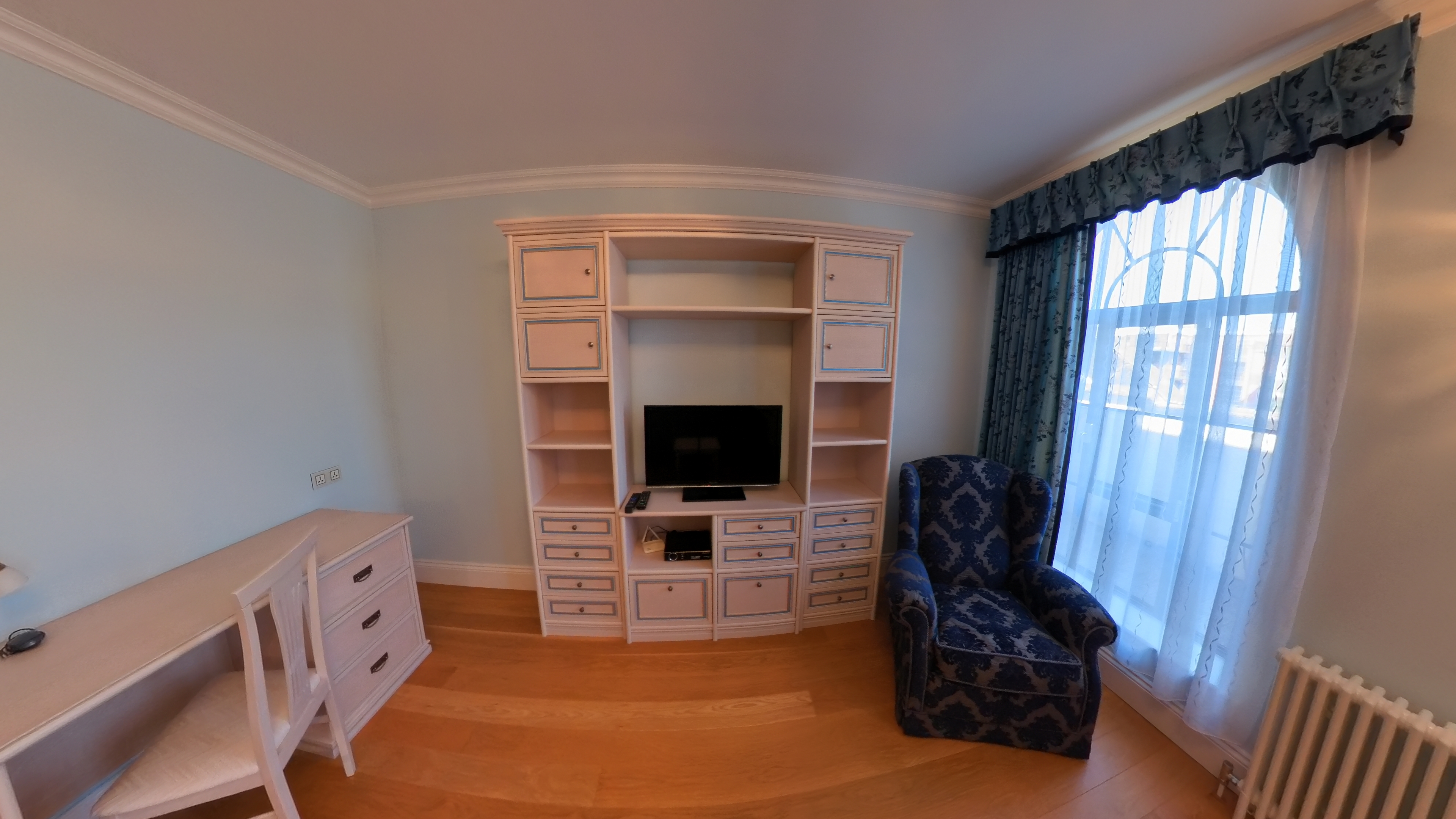 Reception room alternate view